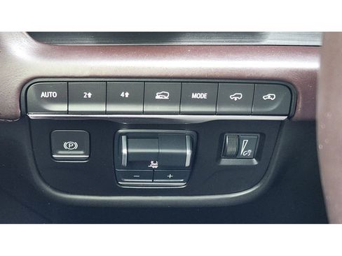 Certified 2023 Cadillac Escalade Premium Luxury Platinum w/ LPO, Radiant Package image 9