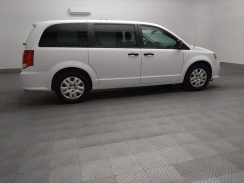 Used 2019 Dodge Grand Caravan SE FWD image 10