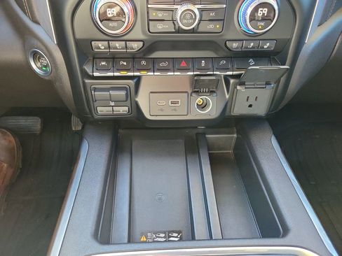 Used 2019 GMC Sierra 1500 SLT w/ SLT Premium Plus Package image 22