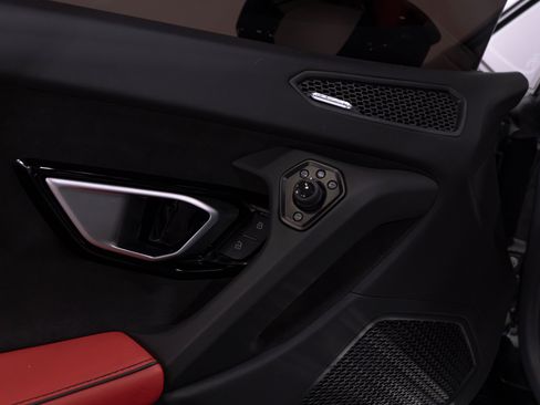 Used 2020 Lamborghini Huracan EVO AWD/4WD image 31