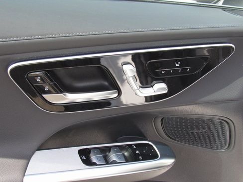 New 2025 Mercedes-Benz GLC 300 4MATIC image 13