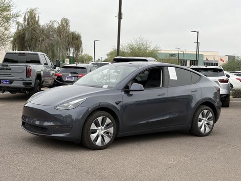 Used 2022 Tesla Model Y Long Range AWD/4WD image 34