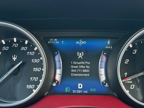Used 2017 Maserati Levante S AWD/4WD image 24