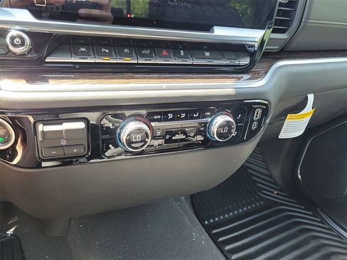 New 2025 GMC Sierra 1500 SLE w/ Preferred Package image 25