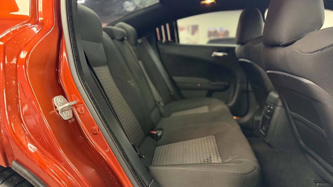 Used 2022 Dodge Charger R/T w/ Blacktop Package RWD image 16