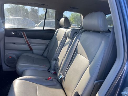 Used 2013 Toyota Highlander Limited w/ Convenience Pkg AWD/4WD image 21