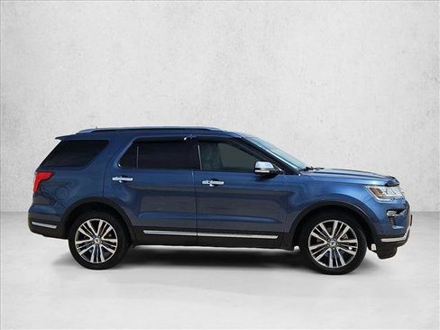 Used 2018 Ford Explorer Platinum AWD/4WD image 4