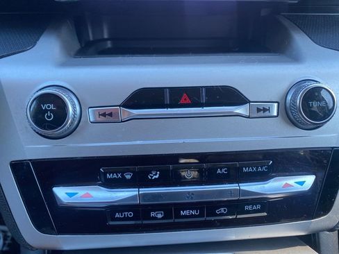 Used 2021 Ford Explorer Base image 23