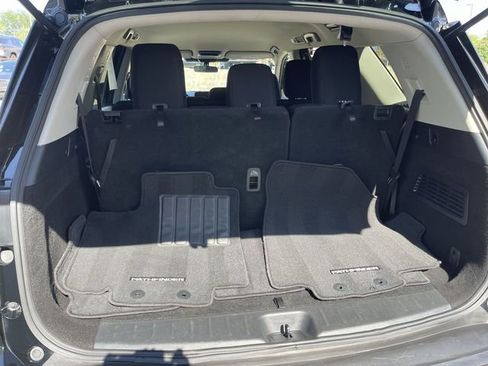 Used 2024 Nissan Pathfinder SV FWD image 22