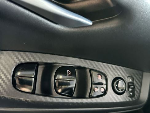 Used 2025 Nissan Sentra SV FWD image 17