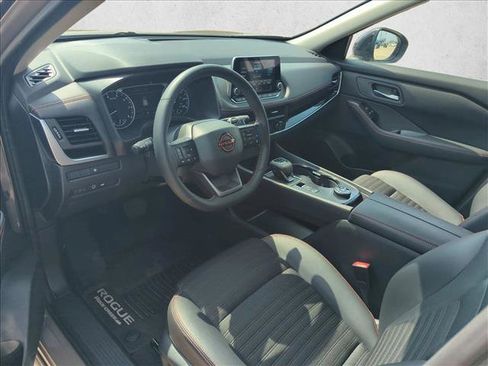 Used 2026 Nissan Rogue SV image 10