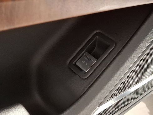 Used 2022 Audi A8 L 3.0T w/ Executive Package image 26