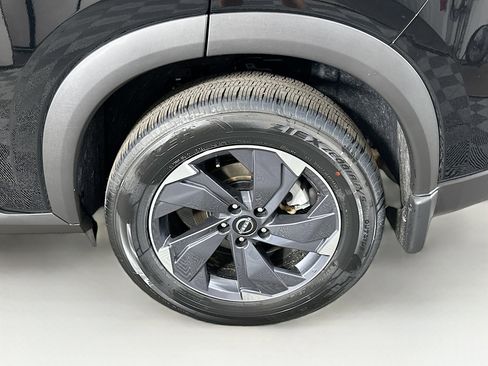 Used 2026 Nissan Rogue SV image 11