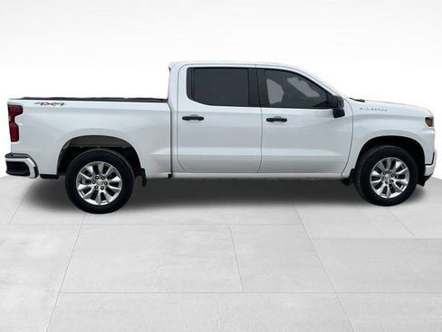 Used 2020 Chevrolet Silverado 1500 Custom w/ Custom Value Package image 12
