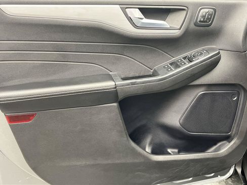 Certified 2024 Ford Escape Platinum AWD/4WD image 7
