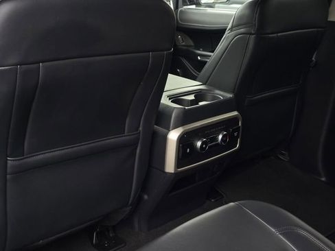 Used 2024 Ford Expedition XLT RWD image 30