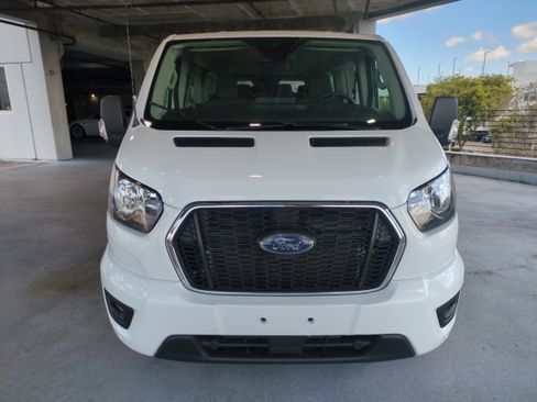 Used 2023 Ford Transit 350 XLT image 3