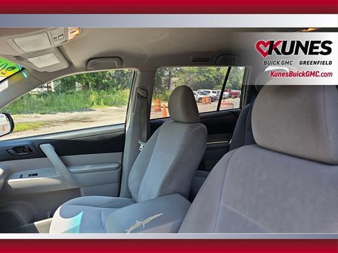 Used 2012 Toyota Highlander 4WD w/ Tow Pkg image 22