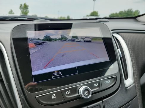 Used 2023 Chevrolet Malibu LS FWD image 17