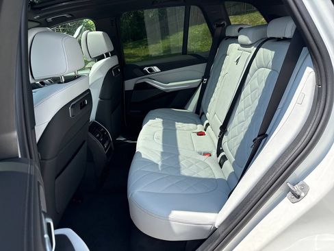 New 2026 BMW X5 xDrive40i w/ M Sport Package AWD/4WD image 23