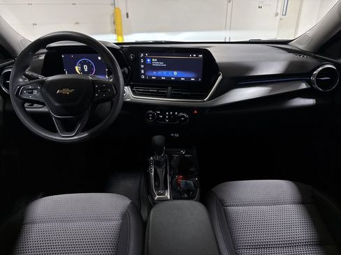 Used 2024 Chevrolet Trax LT FWD image 10