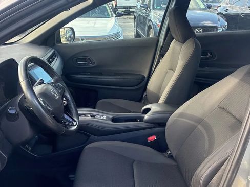 Used 2019 Honda HR-V Sport image 3