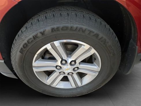 Used 2015 Chevrolet Traverse LT image 35