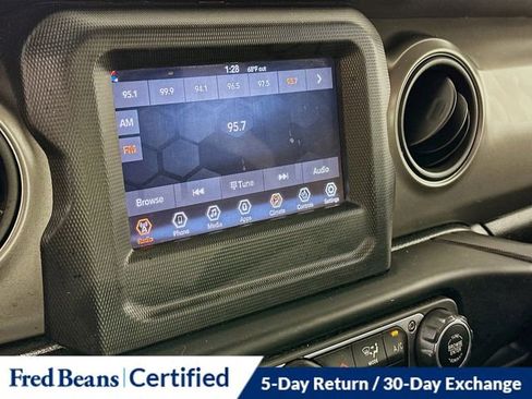 Used 2022 Jeep Wrangler Unlimited Sport AWD/4WD image 16