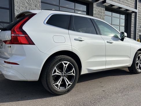 Used 2022 Volvo XC60 B5 Momentum w/ Climate Package image 9