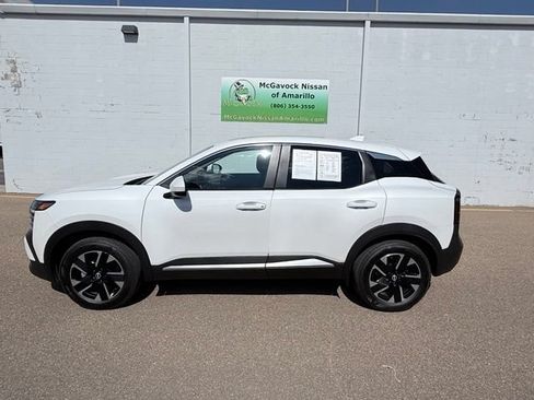 Used 2025 Nissan Kicks SV AWD/4WD image 9