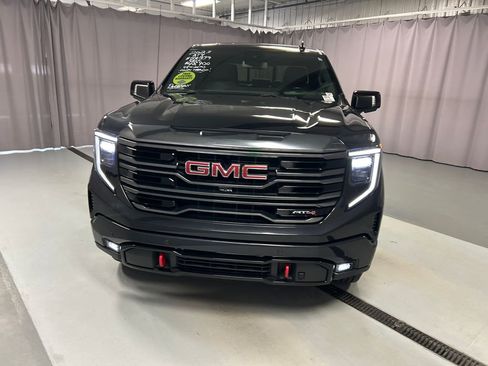 Used 2023 GMC Sierra 1500 AT4 w/ AT4 Premium Package AWD/4WD image 2