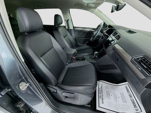 Used 2023 Volkswagen Tiguan SE image 29
