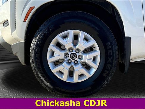 Used 2022 Nissan Frontier SV image 31