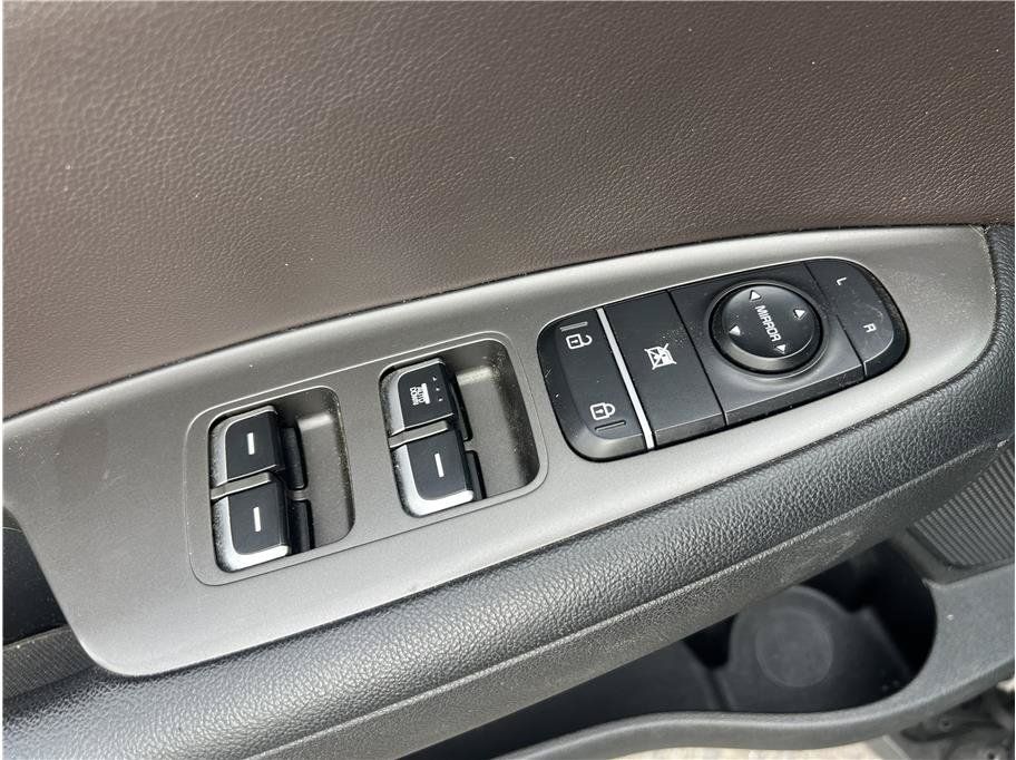 Used 2020 Kia Optima LX FWD image 18