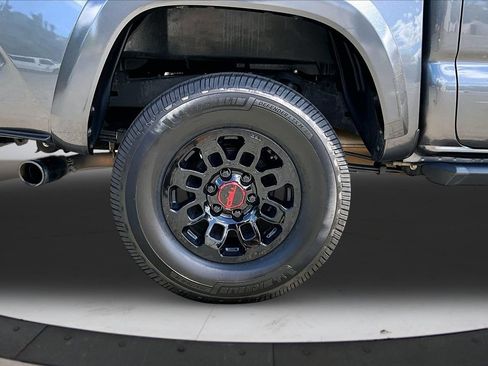 Used 2021 Toyota Tacoma TRD Sport w/ Technology Package RWD image 33