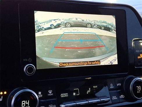 Certified 2024 Toyota Highlander XLE image 25