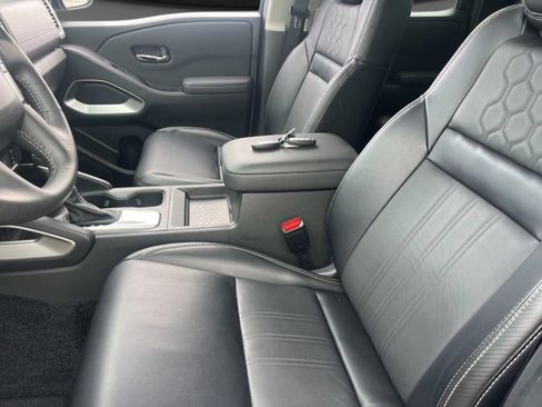 Used 2024 Nissan Frontier SL w/ Technology Package RWD image 9