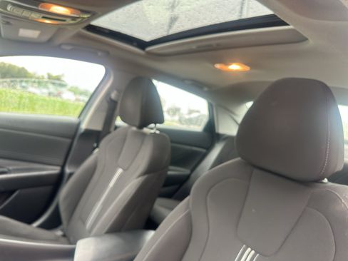 Used 2021 Hyundai Elantra SEL w/ Convenience + Premium Package FWD image 17