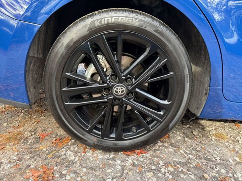 Used 2025 Toyota Camry SE image 30