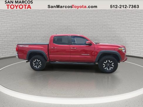 Used 2017 Toyota Tacoma TRD Off-Road AWD/4WD image 5