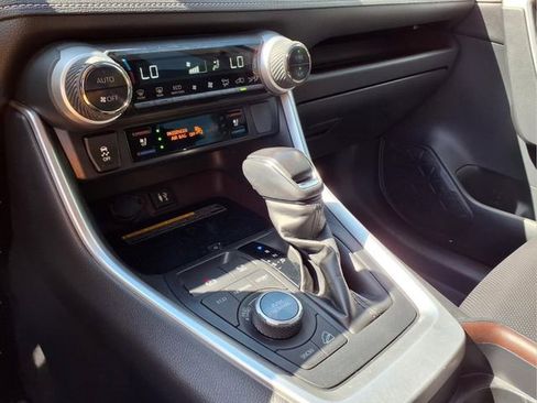 Used 2019 Toyota RAV4 Limited w/ Advanced Technology Package AWD/4WD image 21
