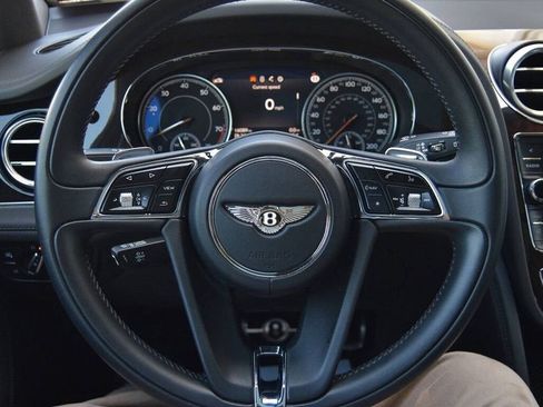 Used 2019 Bentley Bentayga image 16