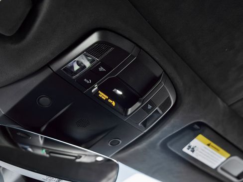 Used 2025 Lamborghini Revuelto image 80