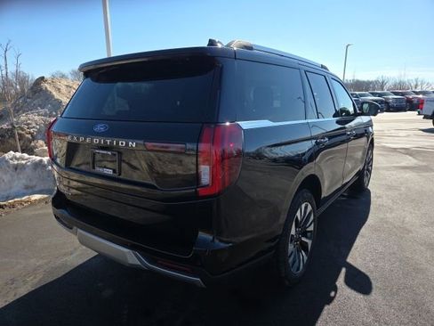 Certified 2025 Ford Expedition Platinum w/ Driver's Package image 4