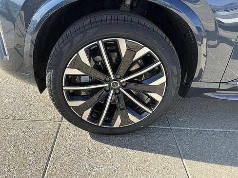 New 2026 Volvo XC90 B6 Plus w/ Protection Package Premier AWD/4WD image 12