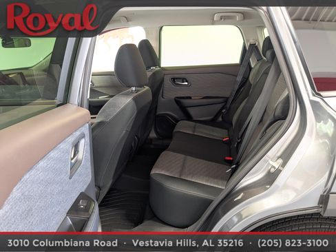 Used 2023 Nissan Rogue SV AWD/4WD image 14