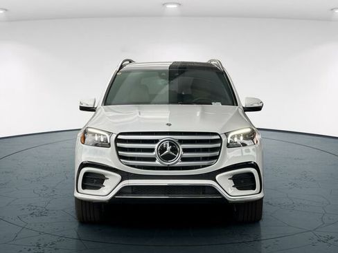 New 2026 Mercedes-Benz GLS 580 4MATIC image 9