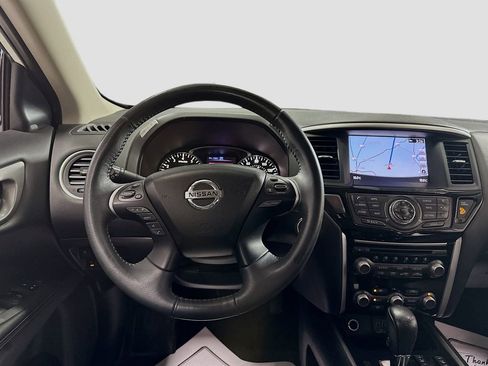 Used 2018 Nissan Pathfinder SV AWD/4WD image 24
