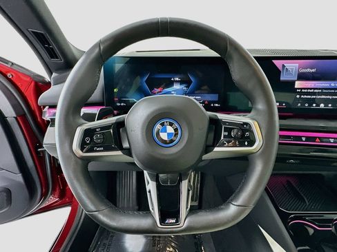 Used 2025 BMW i5 eDrive40i w/ M Sport Package RWD image 12