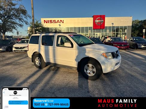 Used 2007 Nissan Pathfinder SE w/ SE Premium Pkg image 1